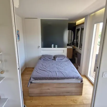 With Wifi & Balcony On The Seafront Appartement