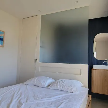 With Wifi & Balcony On The Seafront Apartment Frejus