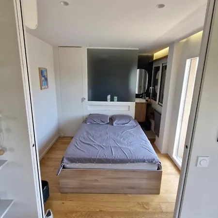 Διαμέρισμα With Wifi & Balcony On The Seafront Fréjus